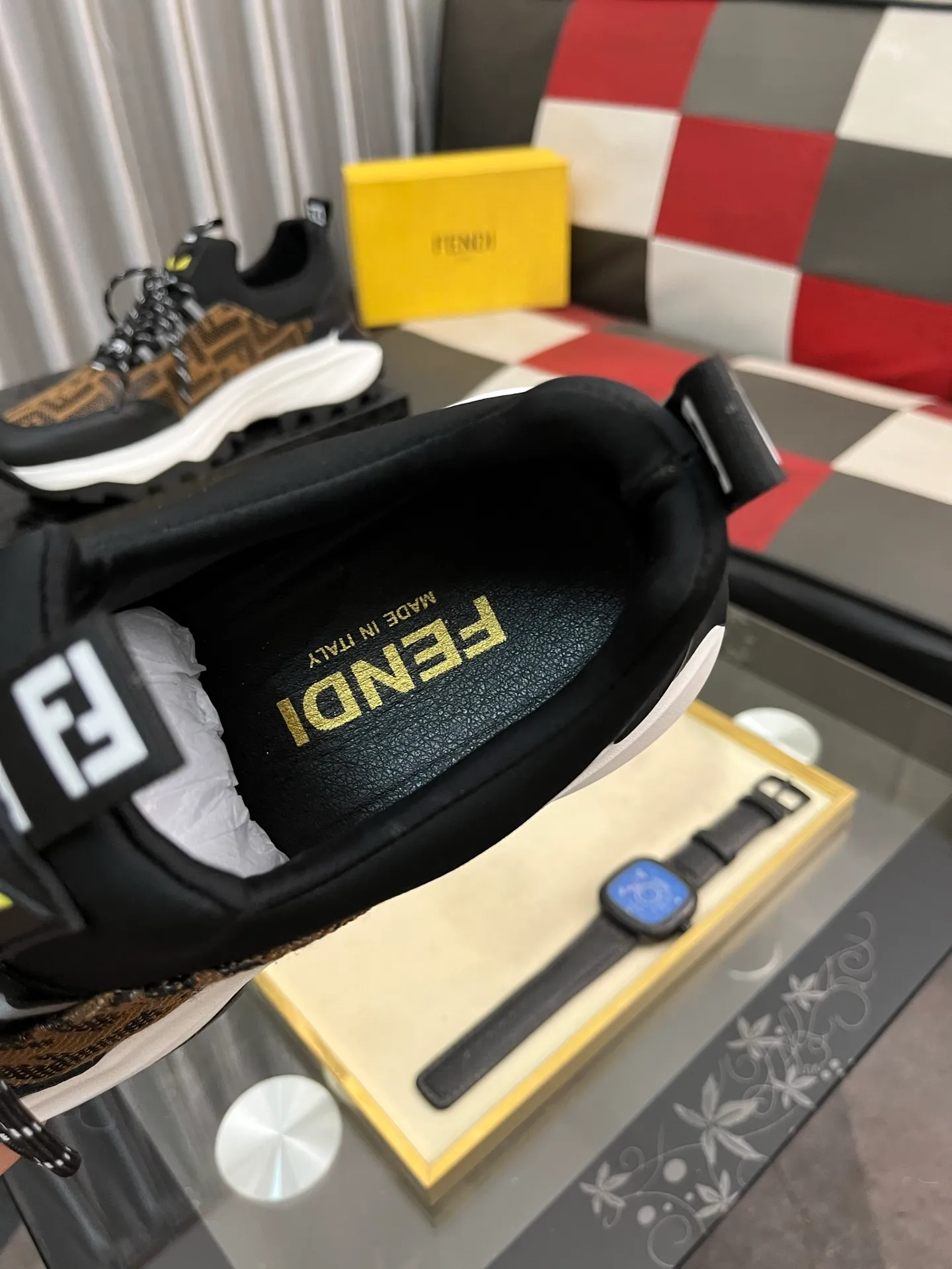 Men's Men's Shoes💰458⌚️⌚️[FENDI] Fendi's classic and comfortable men's, this complex sneaker is made of soft calfskin➕genuine leather lining➕original ultra-light rubber material with rough outsole. This unique light style is suitable for the casual and refined sensibility of this season. It is comfortable and natural on the feet. It is an everyday style for casual travel in autumn and winter! 38−443️⃣colors available